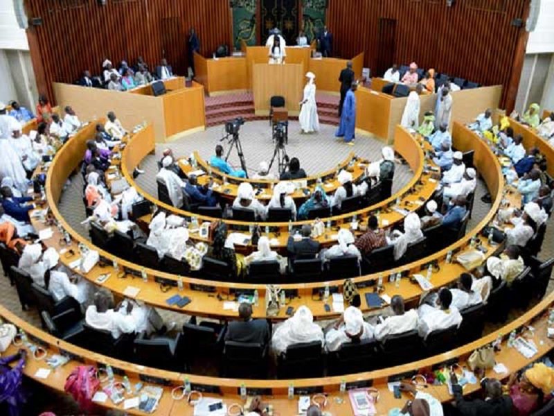 Rejet du Projet de Loi : La Commission des Lois de l&rsquo;Assemblée Nationale S&rsquo;oppose à la Dissolution du HCCT et du CESE