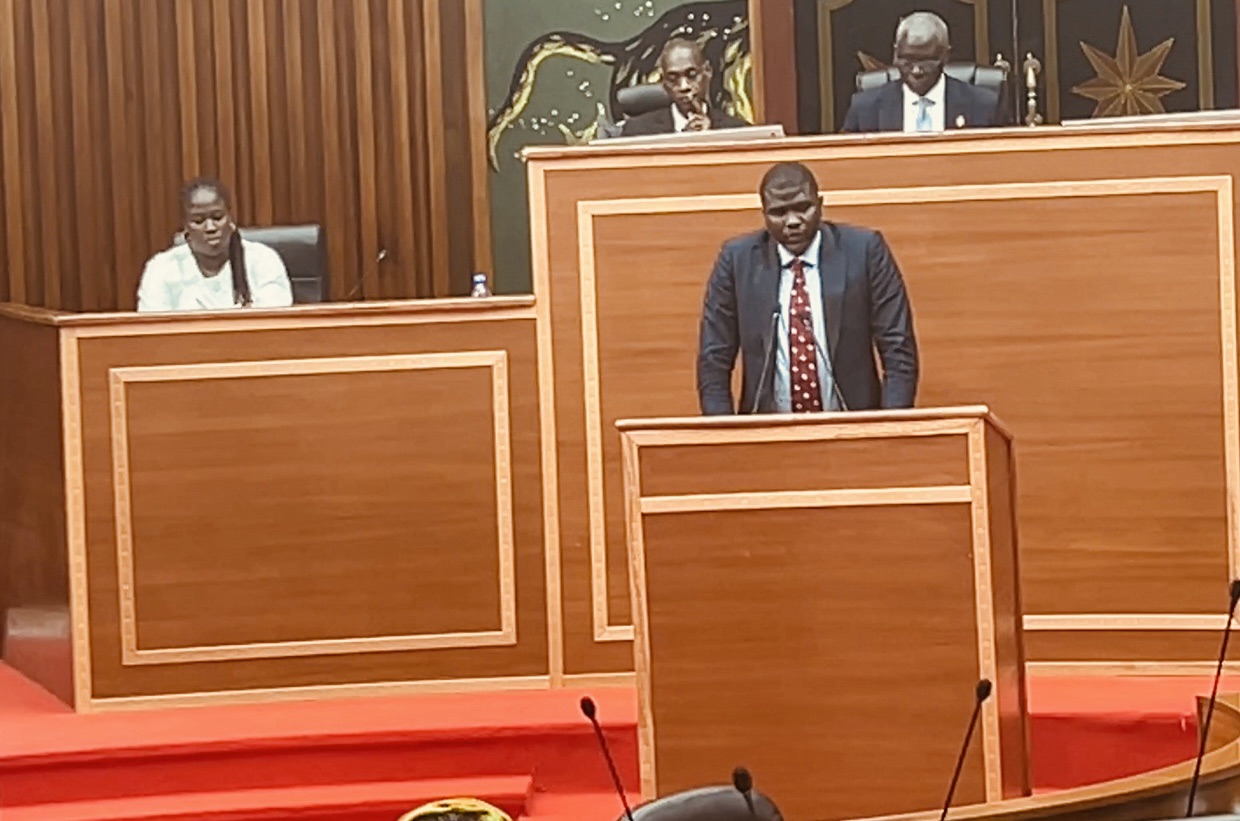 Assemblée nationale : Amadou Ba dénonce le coût exorbitant du HCCT et du CESE, « 150 milliards de FCFA gaspillés »