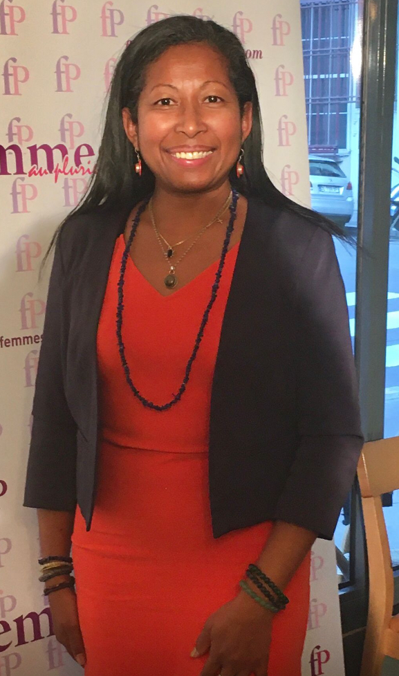 HONNEUR A LA CAADPrésentation de Catherine Rafanomezana membre du Conseil d&rsquo;administration de la CAAD (Caravane des Auteurs Africains et de la Diaspora). Également membre du groupe  » Les Amis de UNESCO Word Art « 