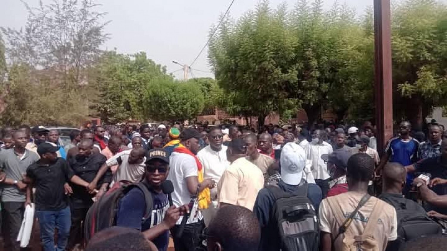 Mali : mobilisation prodémocratie en pleine rue face à la junte, tensions en hausse à Bamako