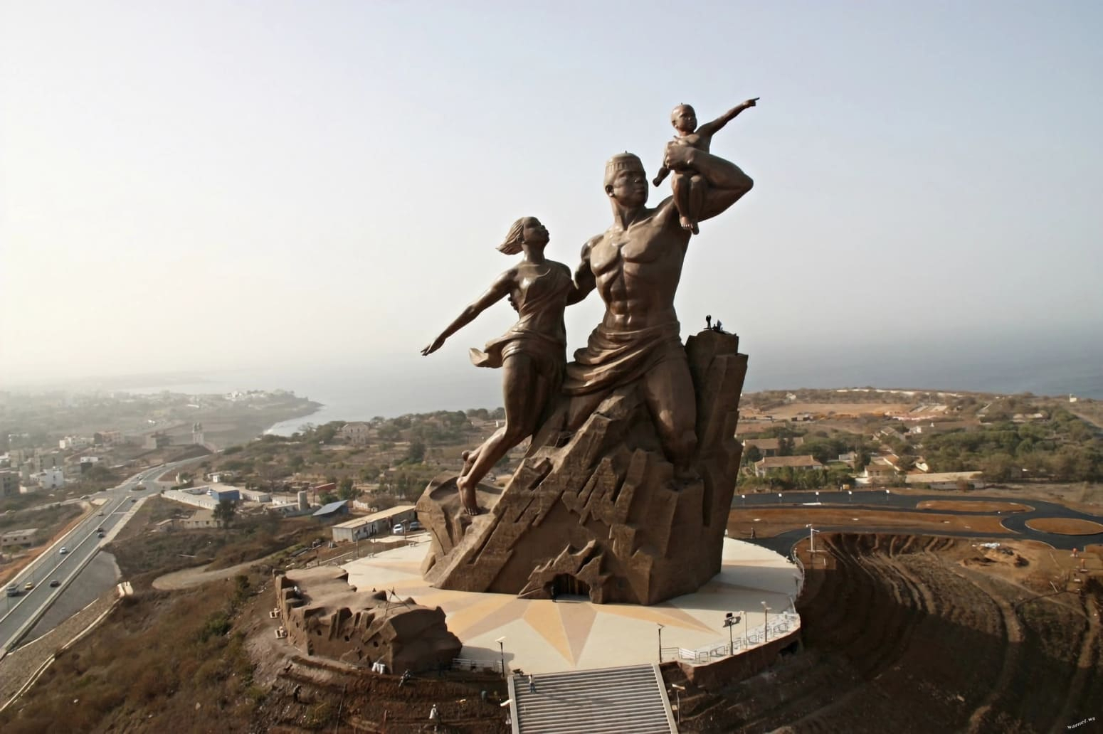 Forum Économique et Socioculturel de Dakar 2025 : un sommet stratégique Afrique–Eurasie à Diamniadio
