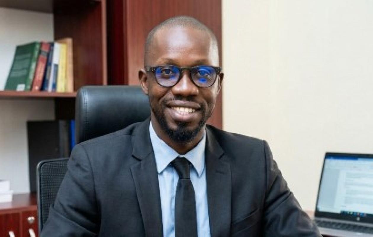Affaire Pape Cheikh Diallo : le médecin du CNTS écarté du chef de transmission du VIH, mais maintenu en détention